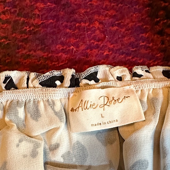 Leopard Print Ruffle Crop Top - Picture 4 of 4